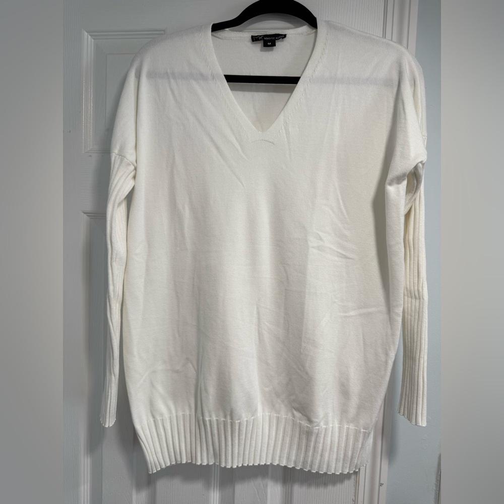 Cream V-Neck Sweater with Ribbed Sleeves - Picture 2 of 13